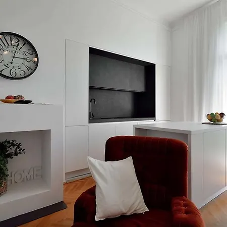 A.m.p. Apartment *